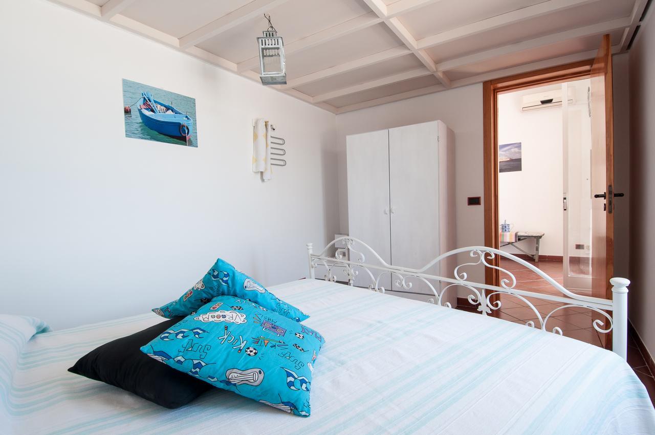 Helloapulia - Sea View Terrace Conchiglia Apartment โมโนโปลี ภายนอก รูปภาพ