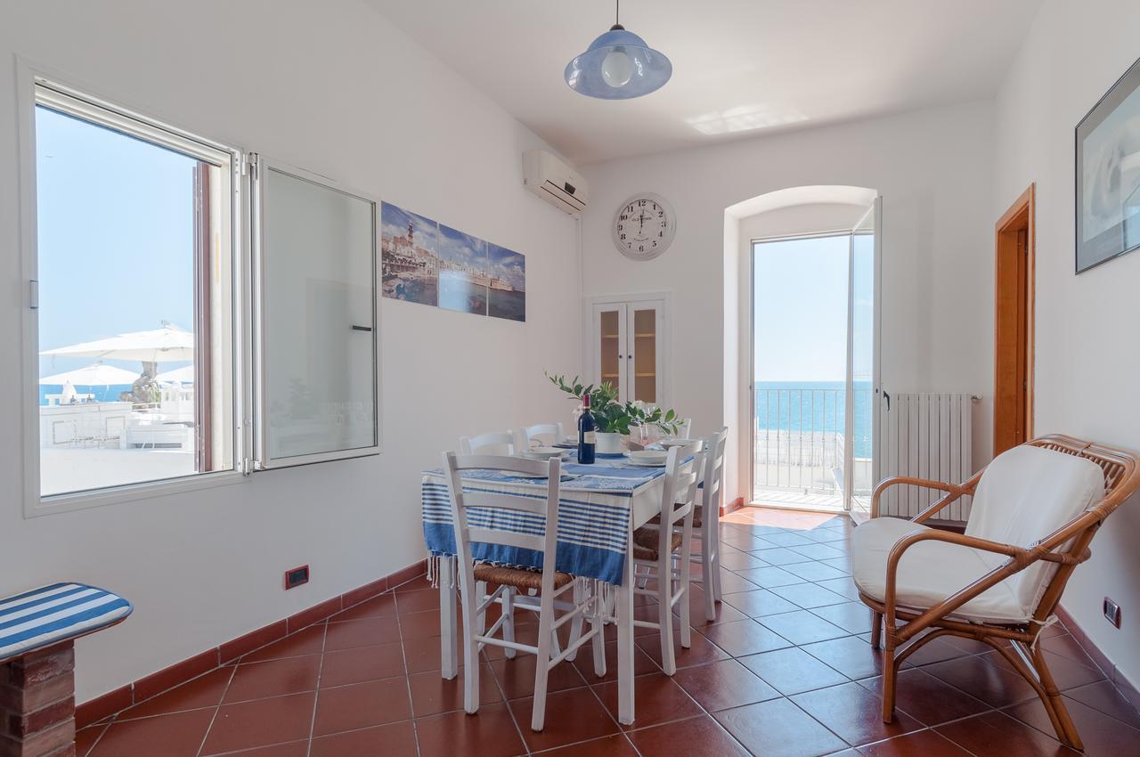 Helloapulia - Sea View Terrace Conchiglia Apartment โมโนโปลี ภายนอก รูปภาพ