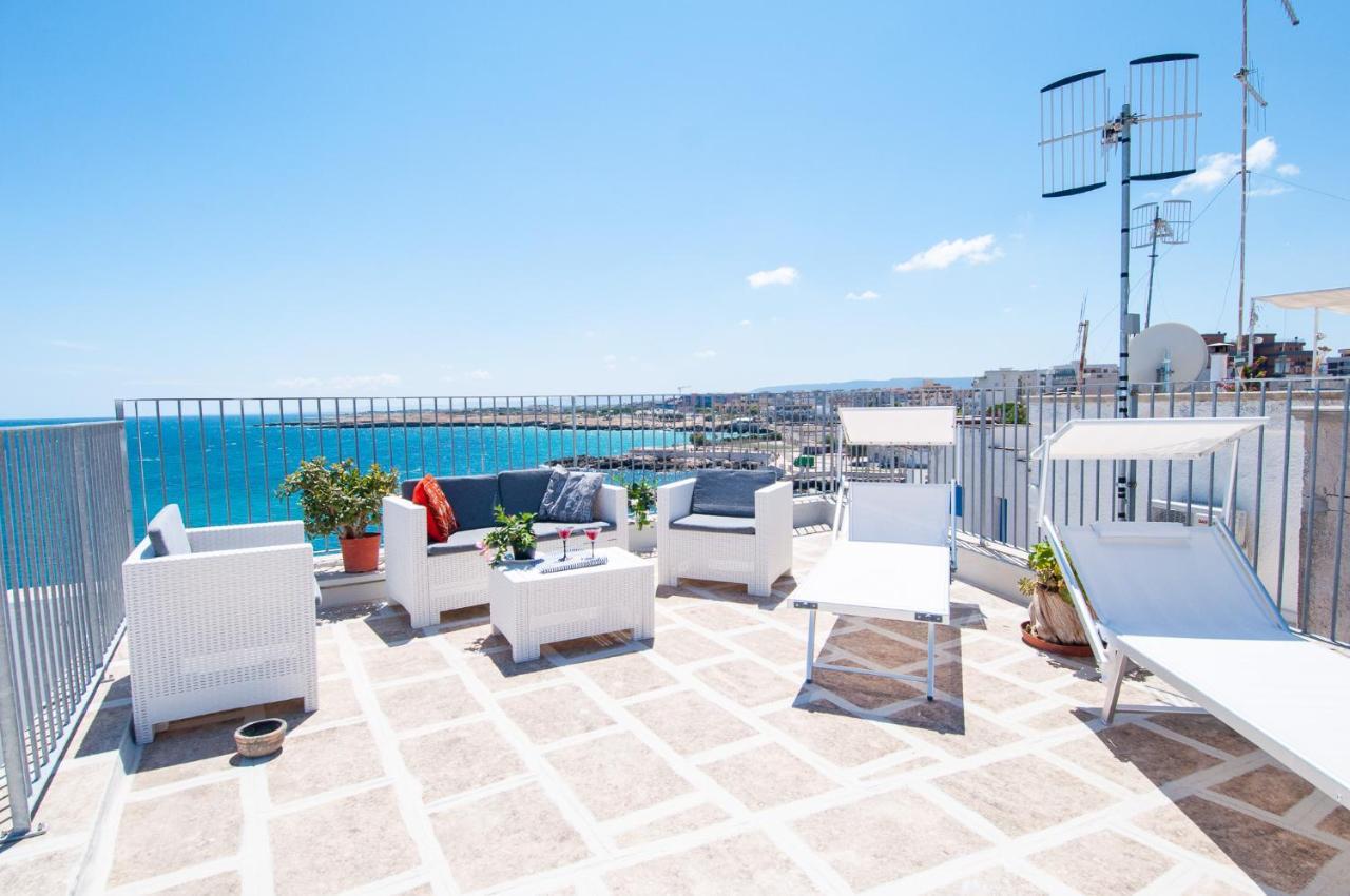 Helloapulia - Sea View Terrace Conchiglia Apartment โมโนโปลี ภายนอก รูปภาพ