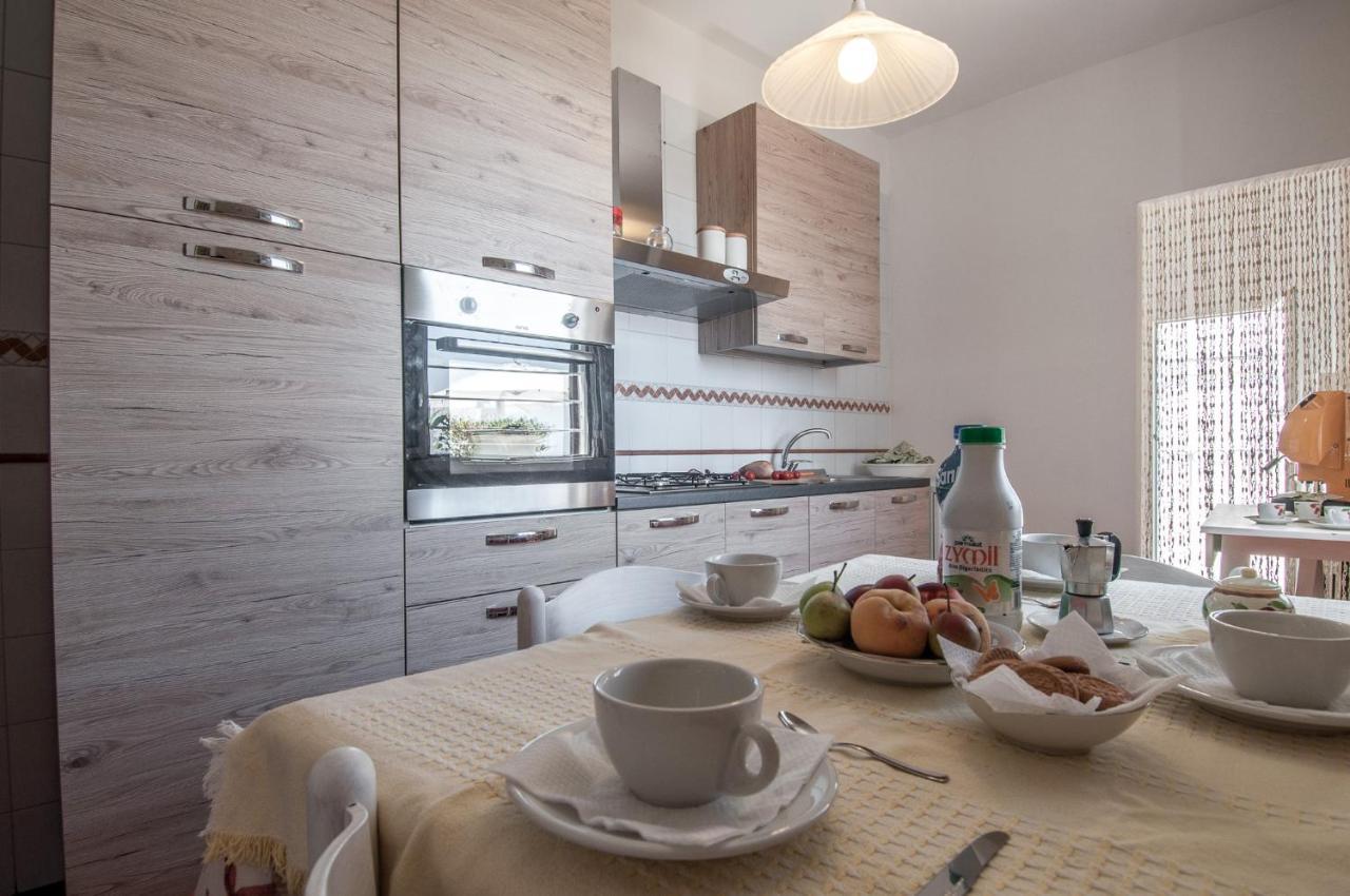 Helloapulia - Sea View Terrace Conchiglia Apartment โมโนโปลี ภายนอก รูปภาพ